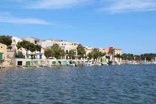 Barcos de pesca en el muelle — Foto de Stock