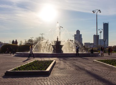 sun city insanlar hayat arka planda çeşme