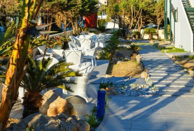 Hedef resort otel güneşli hasır mobilya