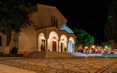 Rum Kilisesi Yunanistan Rodos gece ışıkları göster