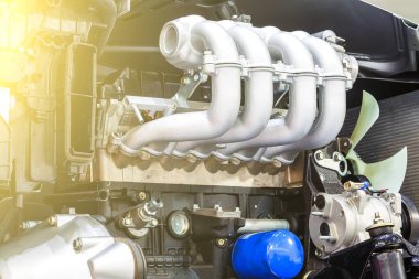 Otomobil zamanlama zinciri kesme motorunda