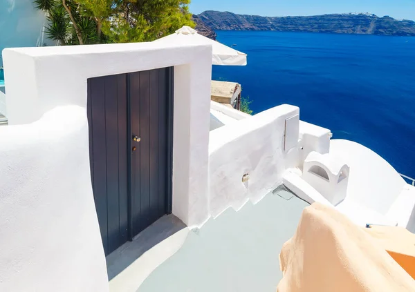 Porte Traditionnelle Grecque Avec Une Belle Vue Sur Île Santorin — Photo