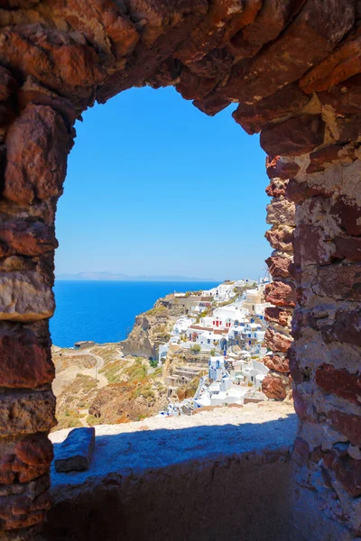 Mulino Vento Attraverso Una Vecchia Finestra Nell Isola Santorini Grecia — Foto Stock