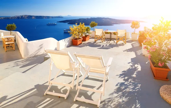 Székek Gyönyörű Kilátással Pihenni Santorini Görögország — Stock Fotó