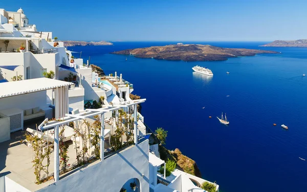 Casas Blancas Fira Santorini Con Famoso Volcán Santorini Fondo — Foto de Stock