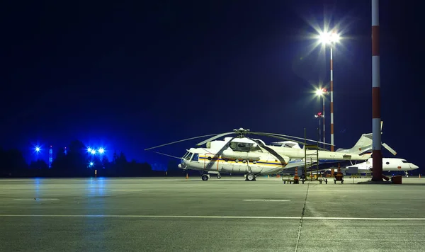 Large Cargo Helicopter Parking Lot Airport Night Lights — Stock Photo, Image