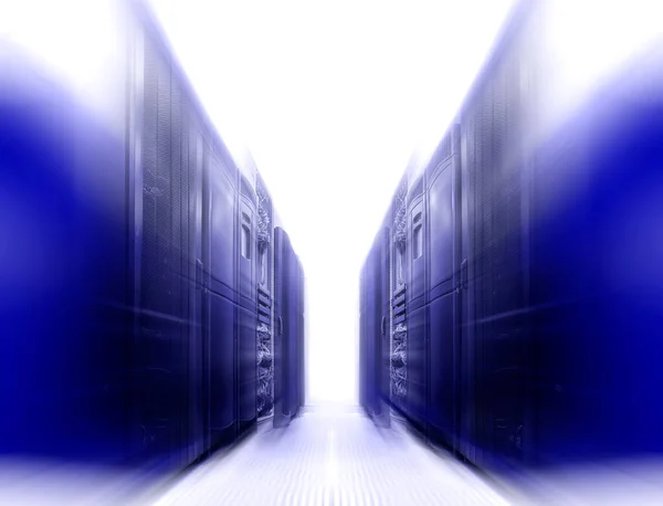 Symmetriskt Futuristiskt Modernt Serverrum Datacentret Med Starkt Ljus — Stockfoto