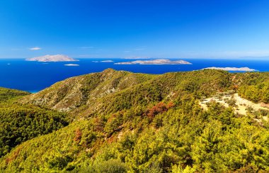 Rodos adasının kıyıları, Ege denizi, güzel bir körfez.