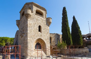 Yunanistan 'ın Aziz John Şövalyeleri tarafından Rodos Adası' ndaki Filerimos Manastırı inşa edildi.