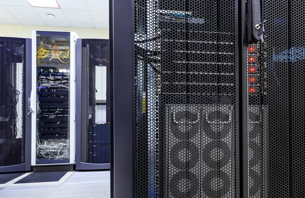 Moderne Supercomputer Reihen Rechnerischen Data Center — Stockfoto