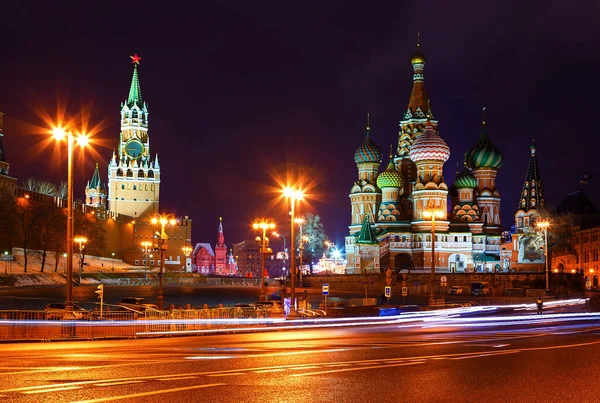 Церковь Башни Кремля Ночью — стоковое фото