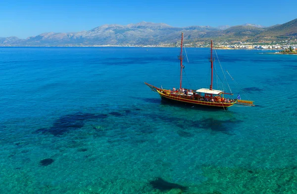 Ships Pirate Schooners Two Masts Sails Rocks Coast Crete — Zdjęcie stockowe