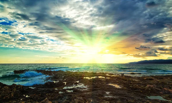 Setting Sun Storm Clouds Sea Coast Volcanic Rock Crete Greece — 图库照片