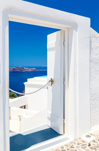 Puerta Abierta Terraza Con Mesa Silla Hermosa Vista Del Mar — Foto de Stock