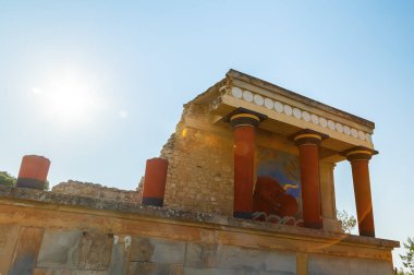 Knossos Sarayı harabe, güneşli gün ışığı, Yunanistan, Girit