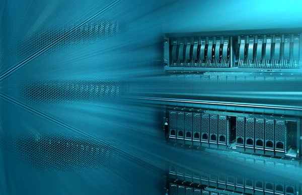 Sunucu donanımı ve ışıklandırma ile oda hareket bulanıklığında dur