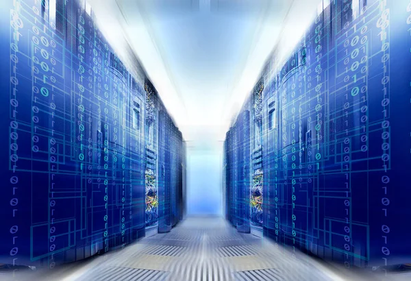 Fantastiskt Symmetriskt Datacenter Rum Med Binär Kod Penetrerande Superdatorer — Stockfoto