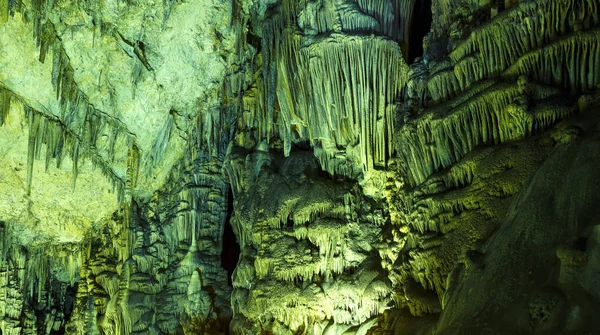 Fantastisk Konsistens Runda Kurvor Stalaktiter Grotta Grönt Ljus — Stockfoto