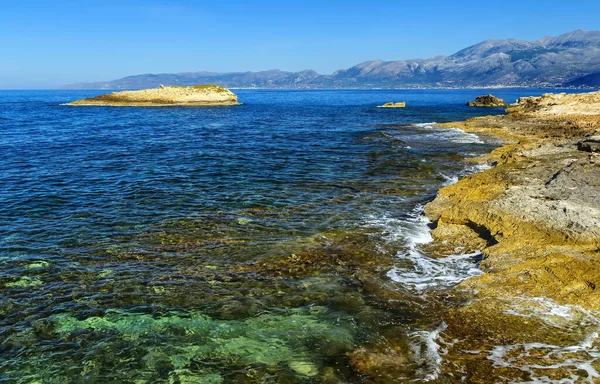 Praia Bonita Com Água Azul Turquesa Clara Ilha Creta Grécia — Fotografia de Stock