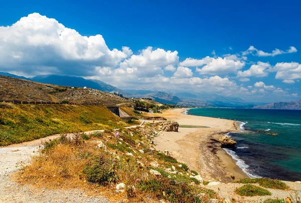地中海和克里特岛岩石海岸 — 图库照片