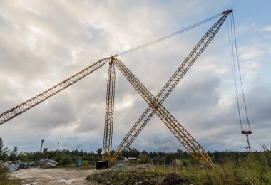 Vinç kesme taş bir taş ocağında kaldırma