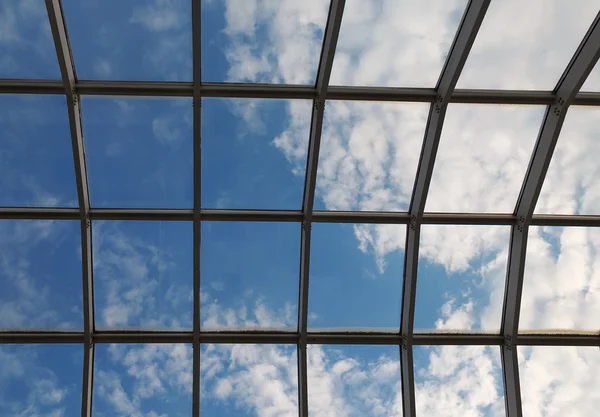 Glass roof niebo chmury — Zdjęcie stockowe