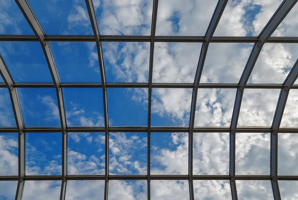 Glass roof niebo chmury — Zdjęcie stockowe