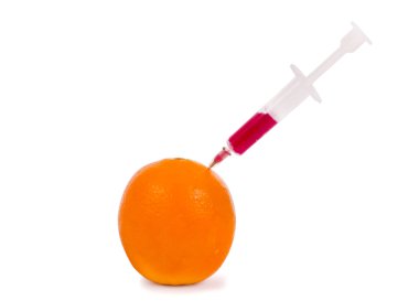 Bir şırınga ile portakal