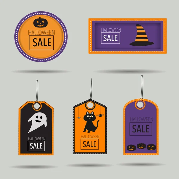 Insignes de vente Halloween avec effrayant, chat, lanterne à citrouille et sorcière — Image vectorielle