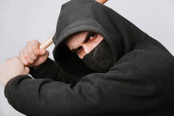 Bandido Mascarado Com Capuz Preto Jeans Morcego Fundo Branco Criminoso — Fotografia de Stock