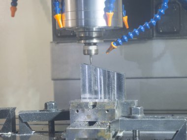 CNC İşleme Merkezi kesme kalıp