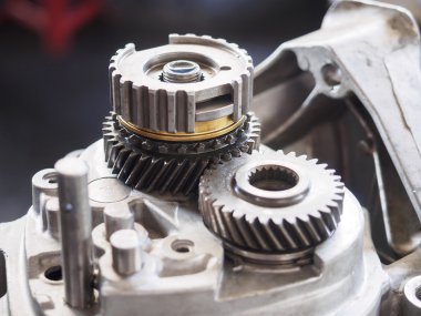 Operatör onarım vites kutusu