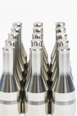 yüksek hassasiyetli kalıp ve kalıp parçaları işleme otomotiv