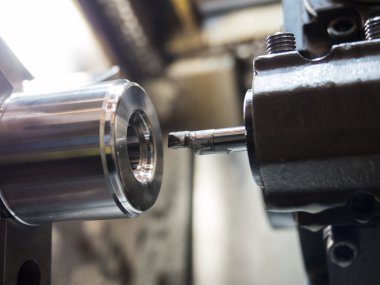 Cnc Torna makinesi f tarafından kalıp ve kalıp bölümü işleme operatörü