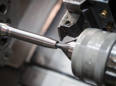 Cnc Torna makinesi f tarafından kalıp ve kalıp bölümü işleme operatörü