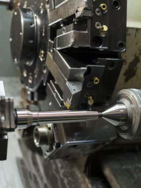 Cnc Torna makinesi f tarafından kalıp ve kalıp bölümü işleme operatörü