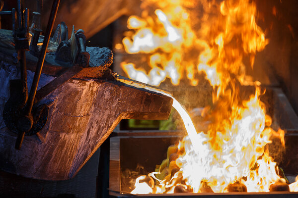 metal pouring in casting line production