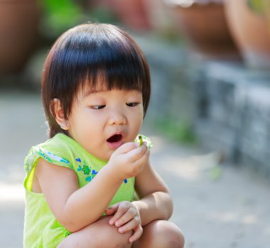 küçük sevimli kız bulma