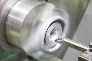 Otomotiv parçaları tarafından cnc Torna Torna operatörü