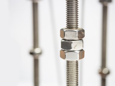 Metrik iplik izole ile metal çiviler