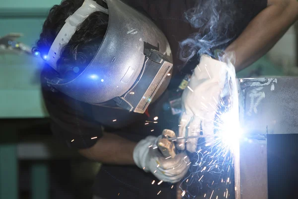 Trabalho de soldadura . — Fotografia de Stock