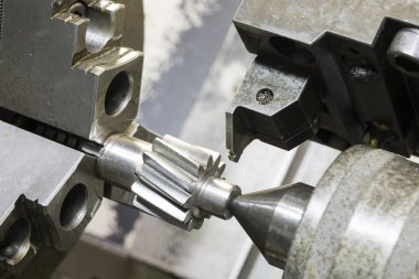 Operatör işleme otomotiv dişli