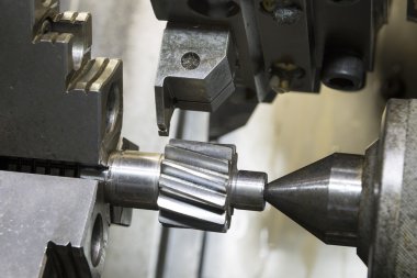 Operatör işleme otomotiv dişli