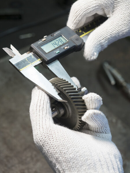 проверка автомобильного стального оборудования
