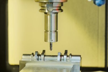 CNC İşleme Merkezi kesme kalıp