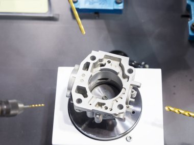 CNC İşleme Merkezi kesme kalıp