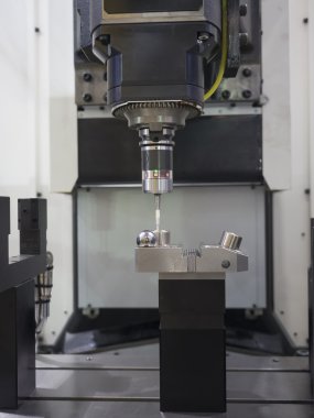 CNC İşleme Merkezi denetim boyutu makine üzerinde