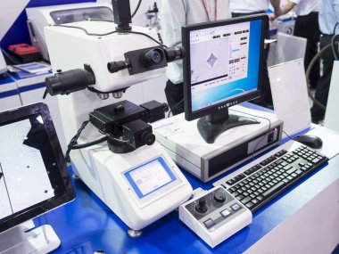 rockwell sertlik denetim aygıtları tarafından otomatik olarak kontrol sertlik