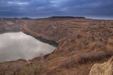 Chelyabinsk 'te terk edilmiş eski kömür madeni.