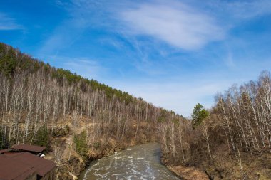 Ural dağlarında bulunan eski hidroelektrik santrali 